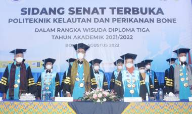 WISUDA TARUNA ANGKATAN IV 